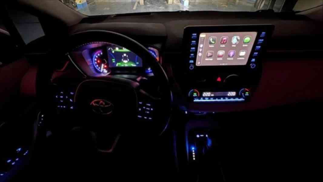 Toyota Corolla 1,8   TS 1,8 hybrid + LPG - foto 5
