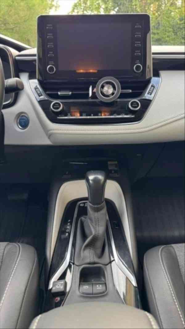Toyota Corolla 1,8   TS 1,8 hybrid + LPG - foto 9