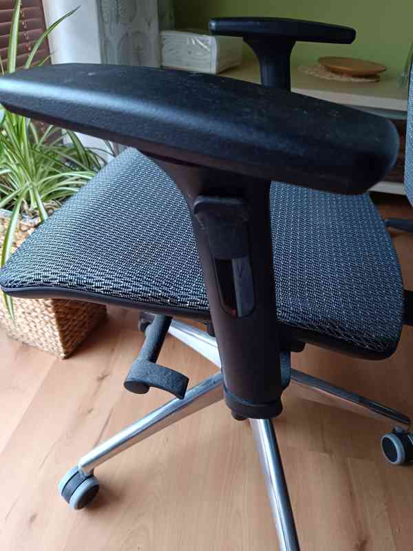 Nová kancelářská židle EMAGRA  X5M - foto 6