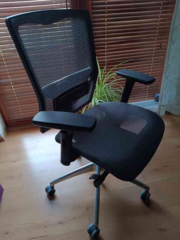Nová kancelářská židle EMAGRA  X5M - foto 1
