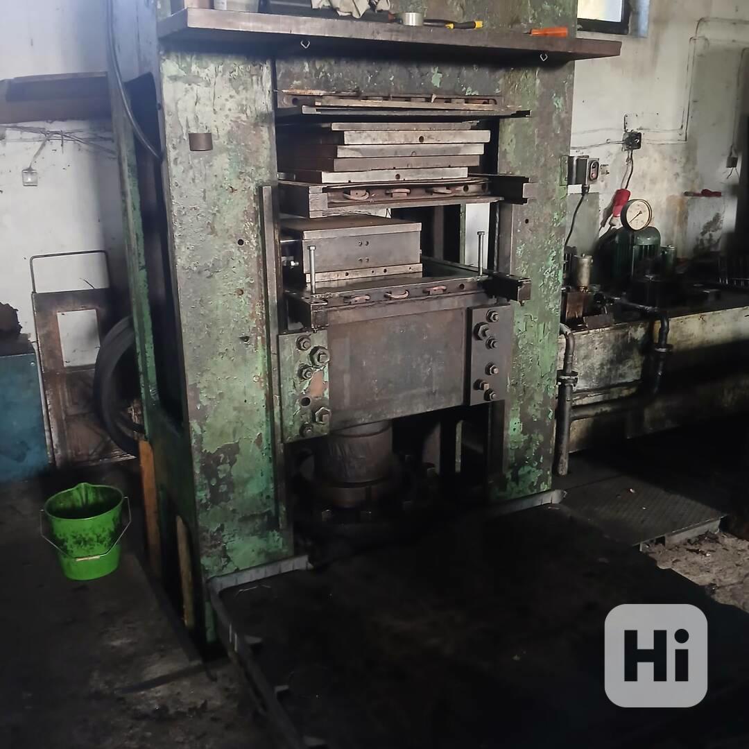 Hydraulicky lis vulkanizační 392 tun. - foto 1