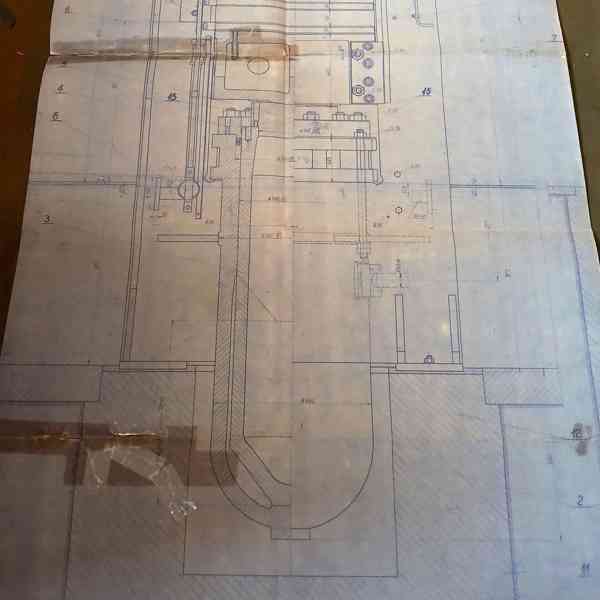 Hydraulicky lis vulkanizační 392 tun. - foto 3