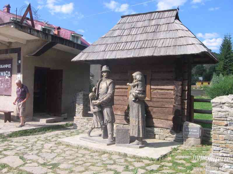 UKRAJINA - ZA NIKOLOU ŠUHAJEM LOUPEŽNÍKEM - foto 1