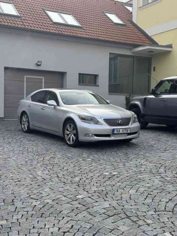 Lexus LS600H - foto 1