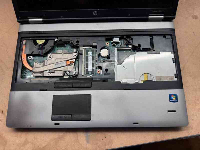 Predám pokazený notebook na náhradné diely zn.HP 6555b. - foto 7
