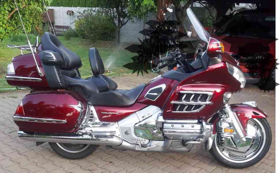 Honda Goldwing GL 1800 - foto 2