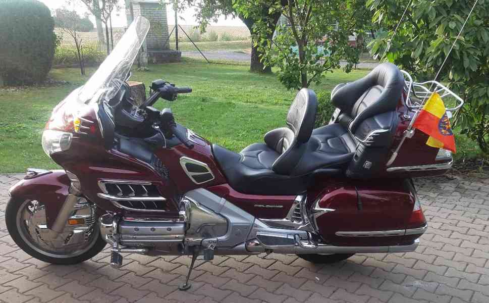 Honda Goldwing GL 1800 - foto 1