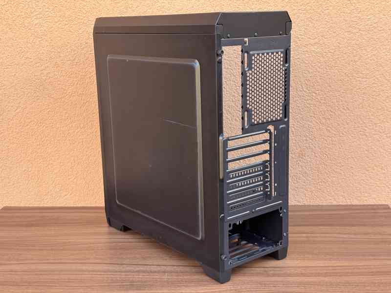 LEVNĚ! — Počítačová skříň SilentiumPC Regnum RG4T Pure Black - foto 21