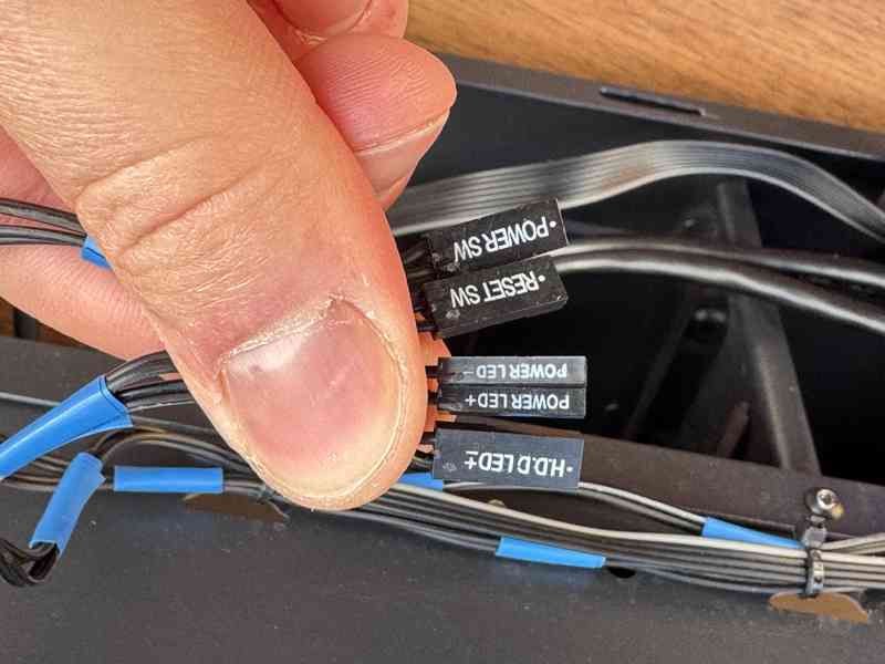 LEVNĚ! — Počítačová skříň SilentiumPC Regnum RG4T Pure Black - foto 18