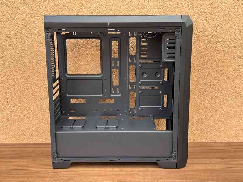 LEVNĚ! — Počítačová skříň SilentiumPC Regnum RG4T Pure Black - foto 5