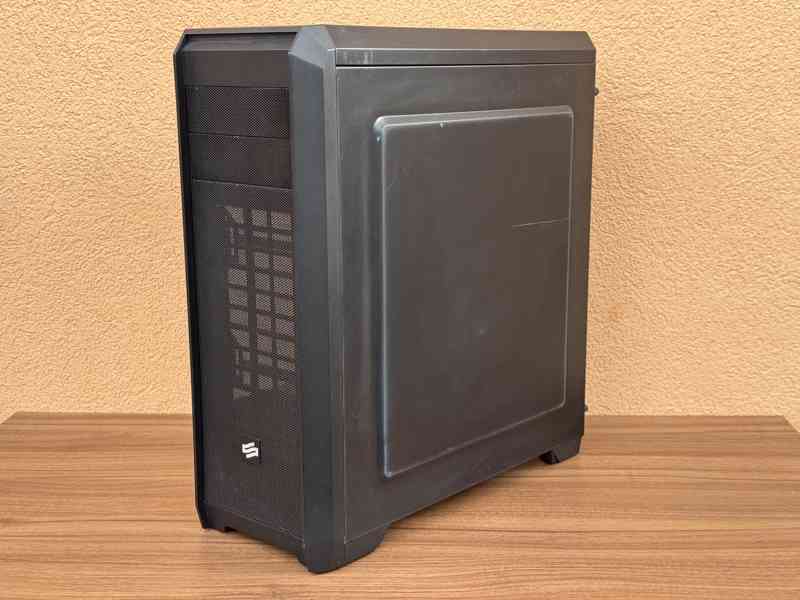 LEVNĚ! — Počítačová skříň SilentiumPC Regnum RG4T Pure Black - foto 2