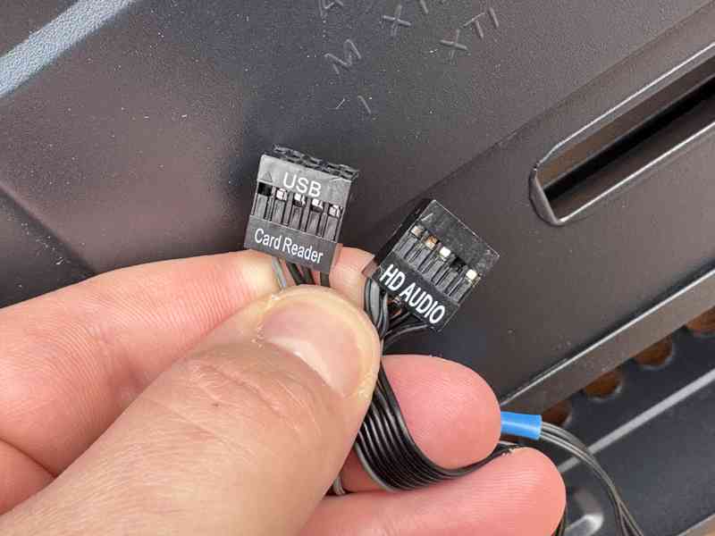 LEVNĚ! — Počítačová skříň SilentiumPC Regnum RG4T Pure Black - foto 16