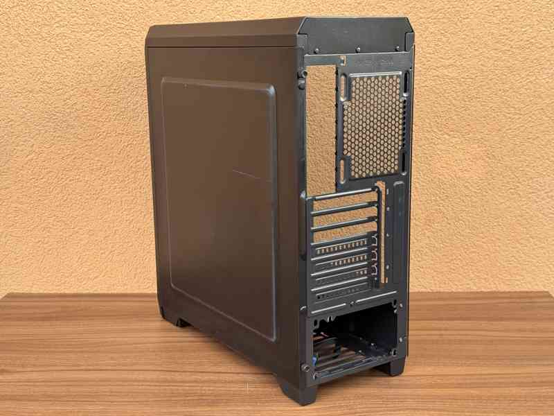 LEVNĚ! — Počítačová skříň SilentiumPC Regnum RG4T Pure Black - foto 3