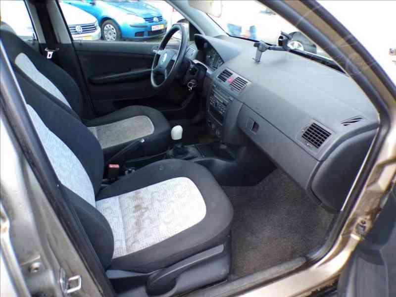 Škoda Fabia 1,4 16V - foto 11