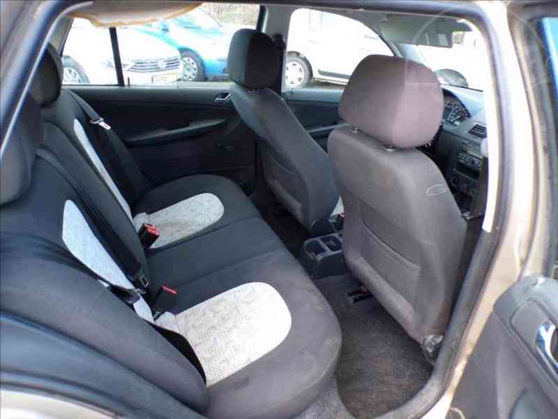 Škoda Fabia 1,4 16V - foto 10