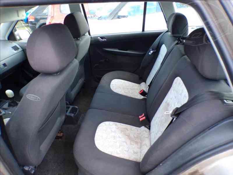 Škoda Fabia 1,4 16V - foto 8