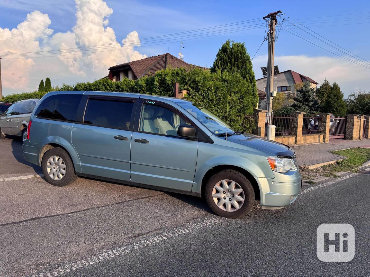 Chrysler Town Country 3,3 RT 2008 - foto 1