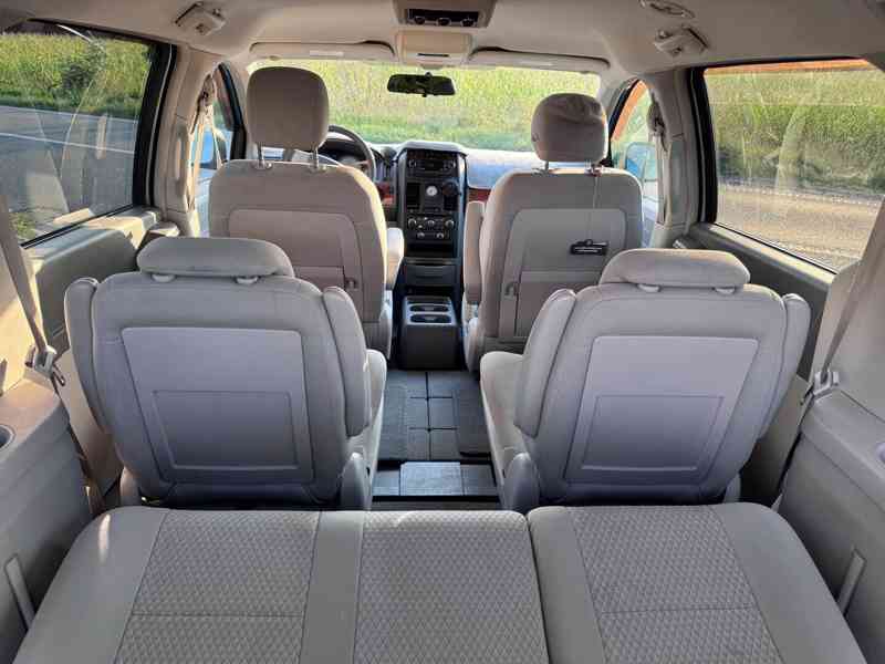 Chrysler Town Country 3,3 RT 2008 - foto 8