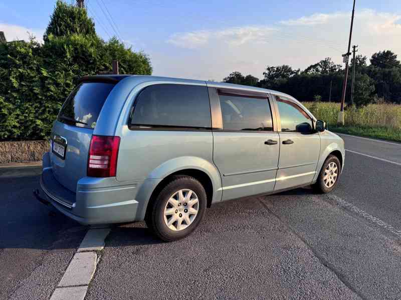 Chrysler Town Country 3,3 RT 2008 - foto 4