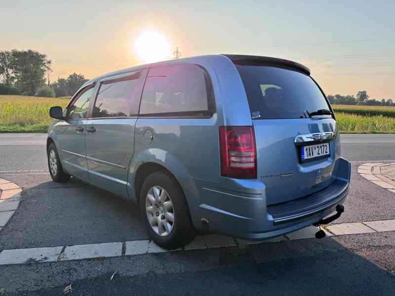 Chrysler Town Country 3,3 RT 2008 - foto 3