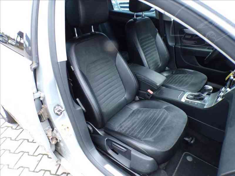 Volkswagen Passat 2,0 TDI AUTOMAT - foto 14