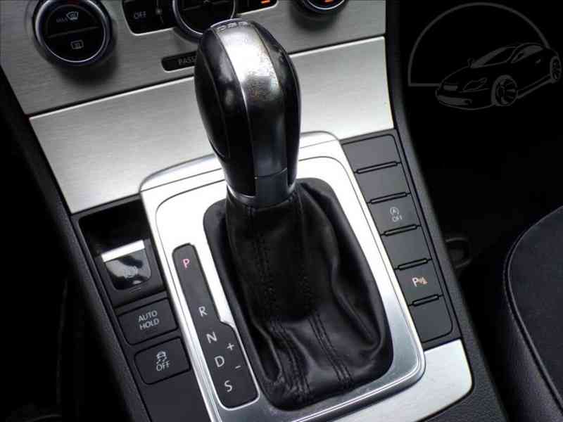 Volkswagen Passat 2,0 TDI AUTOMAT - foto 8