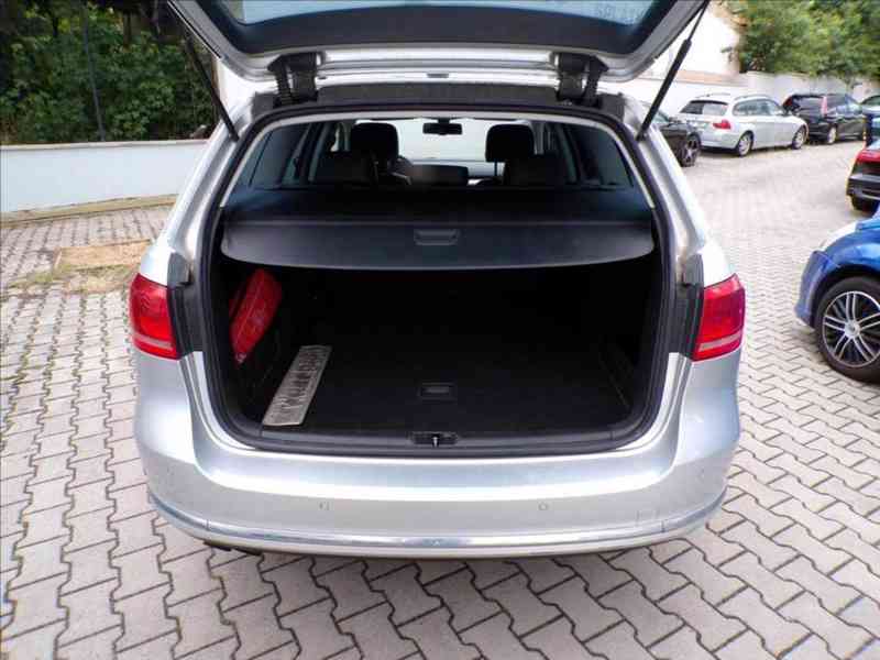 Volkswagen Passat 2,0 TDI AUTOMAT - foto 12