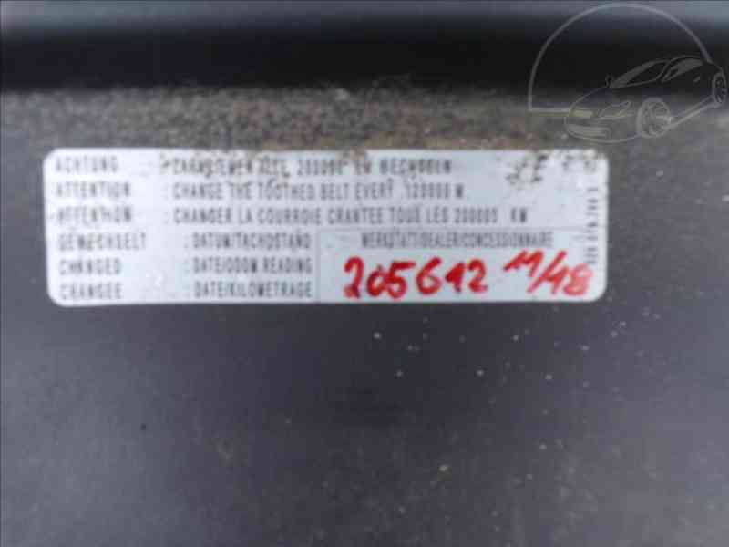 Volkswagen Passat 2,0 TDI AUTOMAT - foto 16