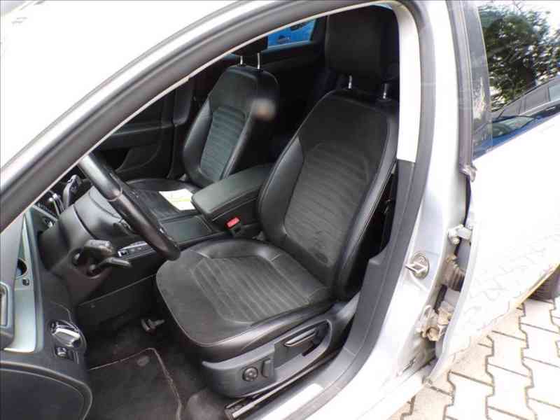 Volkswagen Passat 2,0 TDI AUTOMAT - foto 10