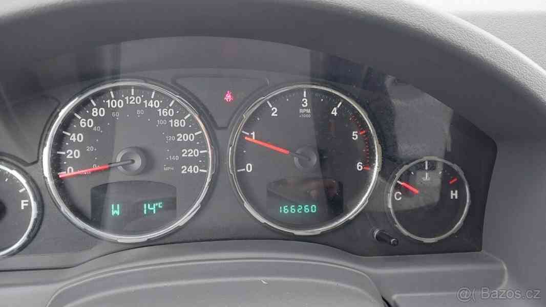 Jeep Cherokee 2,8 - foto 4