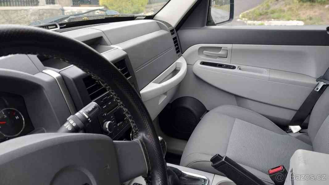Jeep Cherokee 2,8 - foto 5