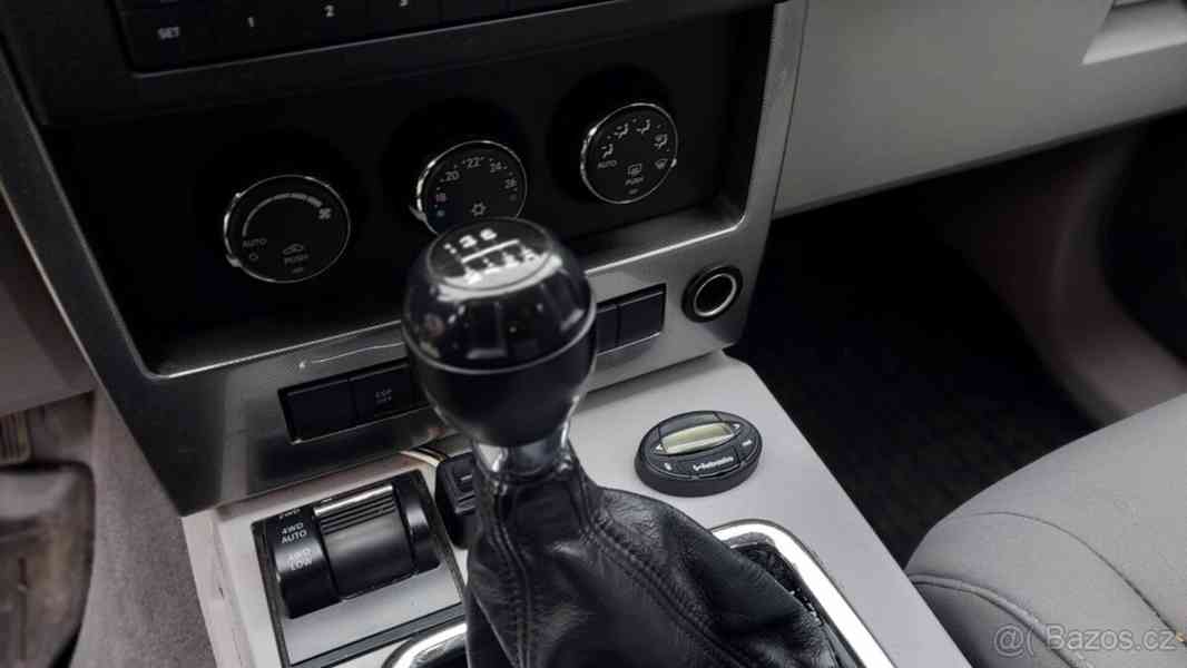 Jeep Cherokee 2,8 - foto 6