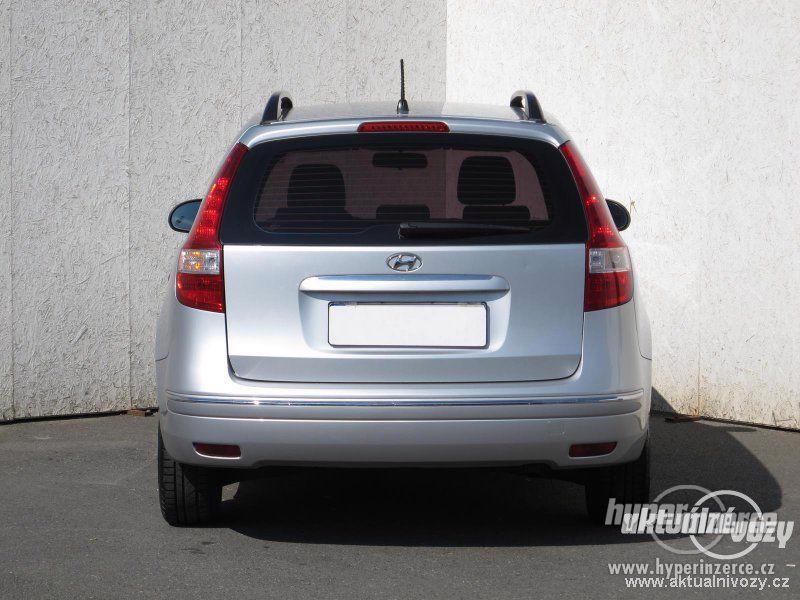 Hyundai i30 1.4, benzín, RV 2010, el. okna, STK, centrál, klima - foto 5
