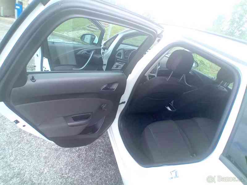 Opel Astra Sports Tourer - foto 10