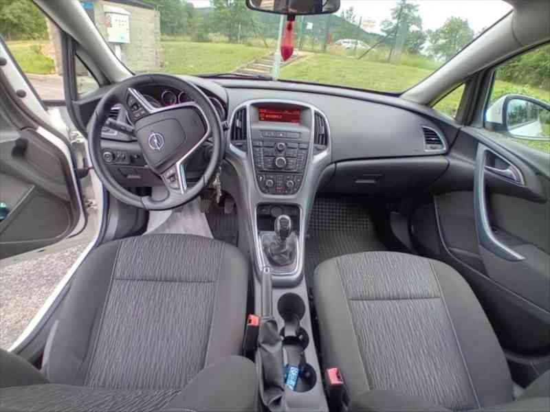 Opel Astra Sports Tourer - foto 9