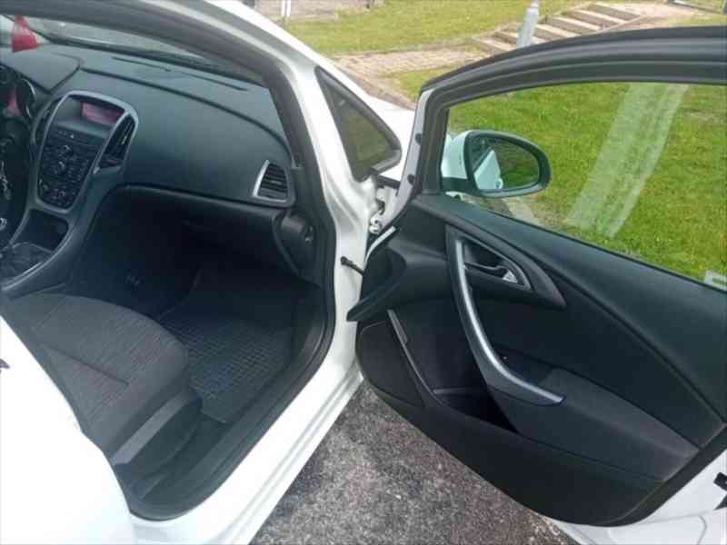 Opel Astra Sports Tourer - foto 5