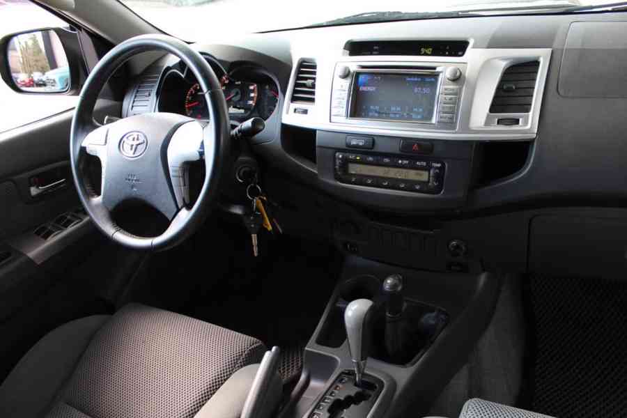 Toyota Hilux 3.0 Life nafta AUt. 126kw - foto 6
