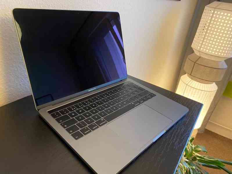 Apple - Hyperinzerce.cz