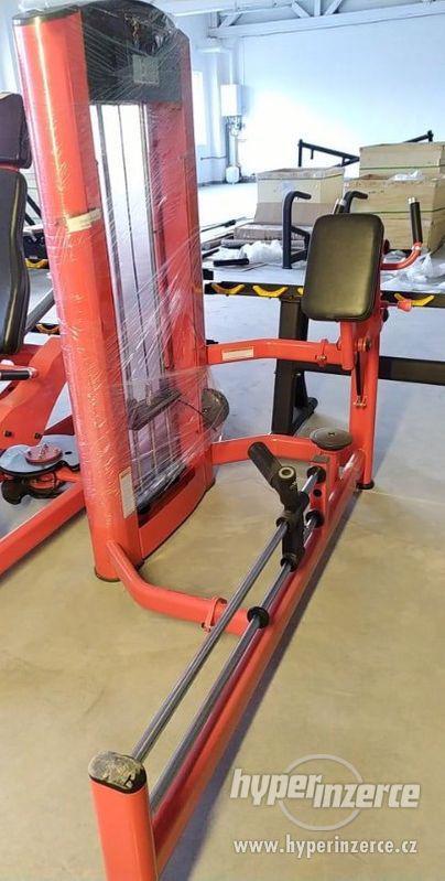 Prone Glute Back Extension with 75 KGS Steel Weight Stack - foto 1