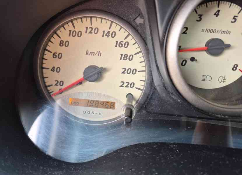 Toyota RAV 4 2.0i 4x4 benzín 110kw - foto 10