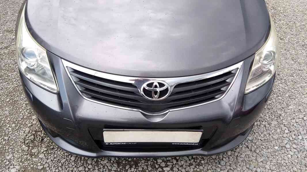 TOYOTA Avensis 2,0D Comfort ČR - foto 7