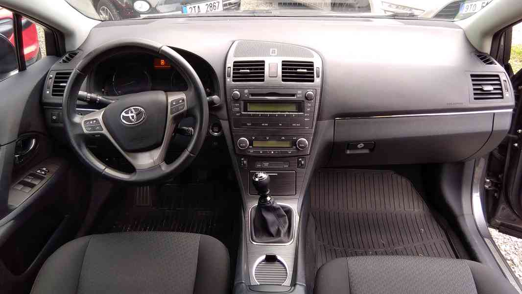 TOYOTA Avensis 2,0D Comfort ČR - foto 21