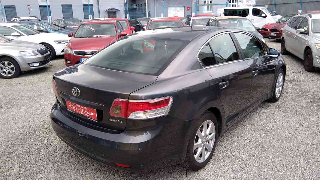 TOYOTA Avensis 2,0D Comfort ČR - foto 12