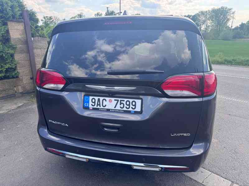 Chrysler Pacifica 3,6 DVD LIMITED ADAPT 8 míst 2017 - foto 5