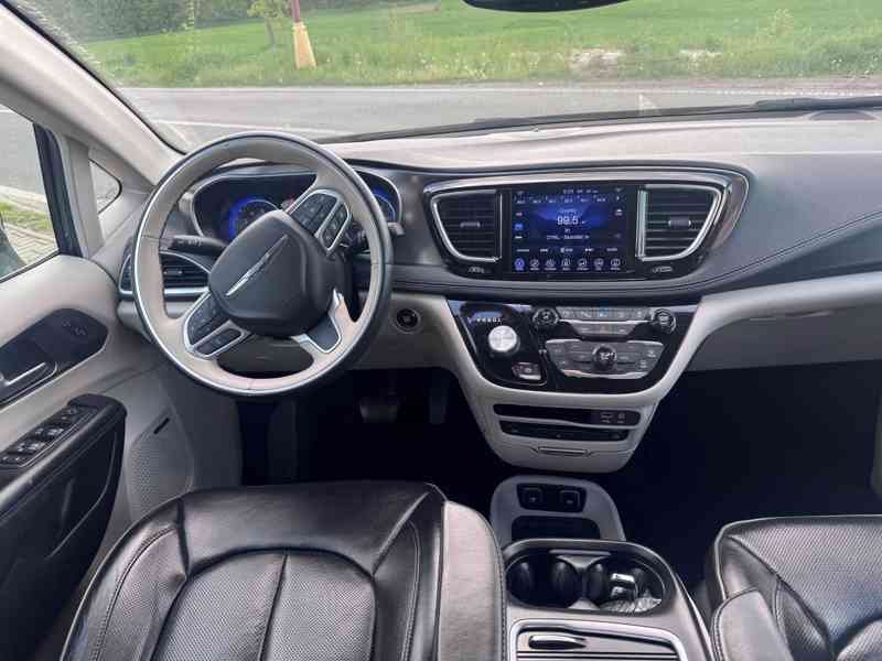 Chrysler Pacifica 3,6 DVD LIMITED ADAPT 8 míst 2017 - foto 12