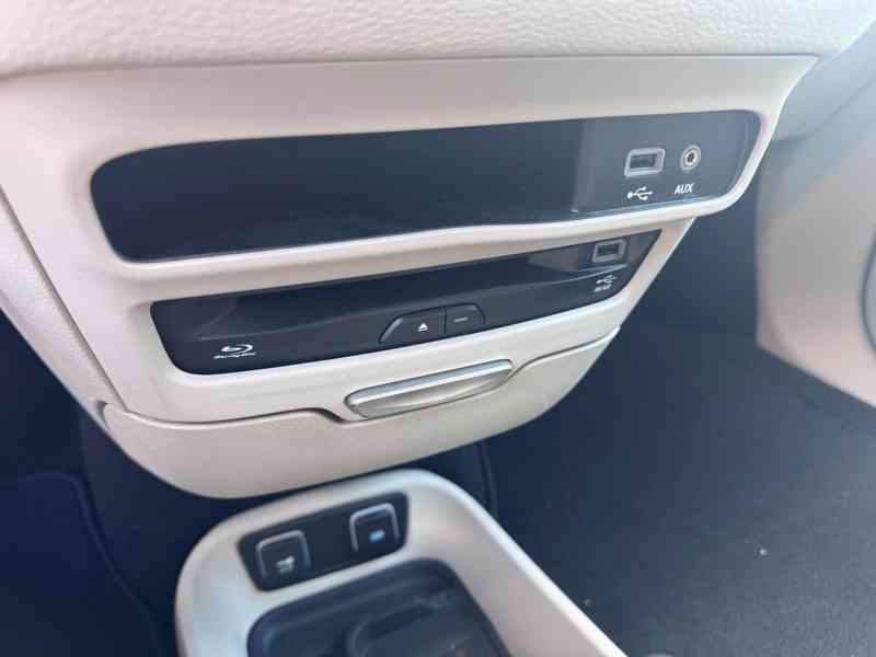 Chrysler Pacifica 3,6 DVD LIMITED ADAPT 8 míst 2017 - foto 20