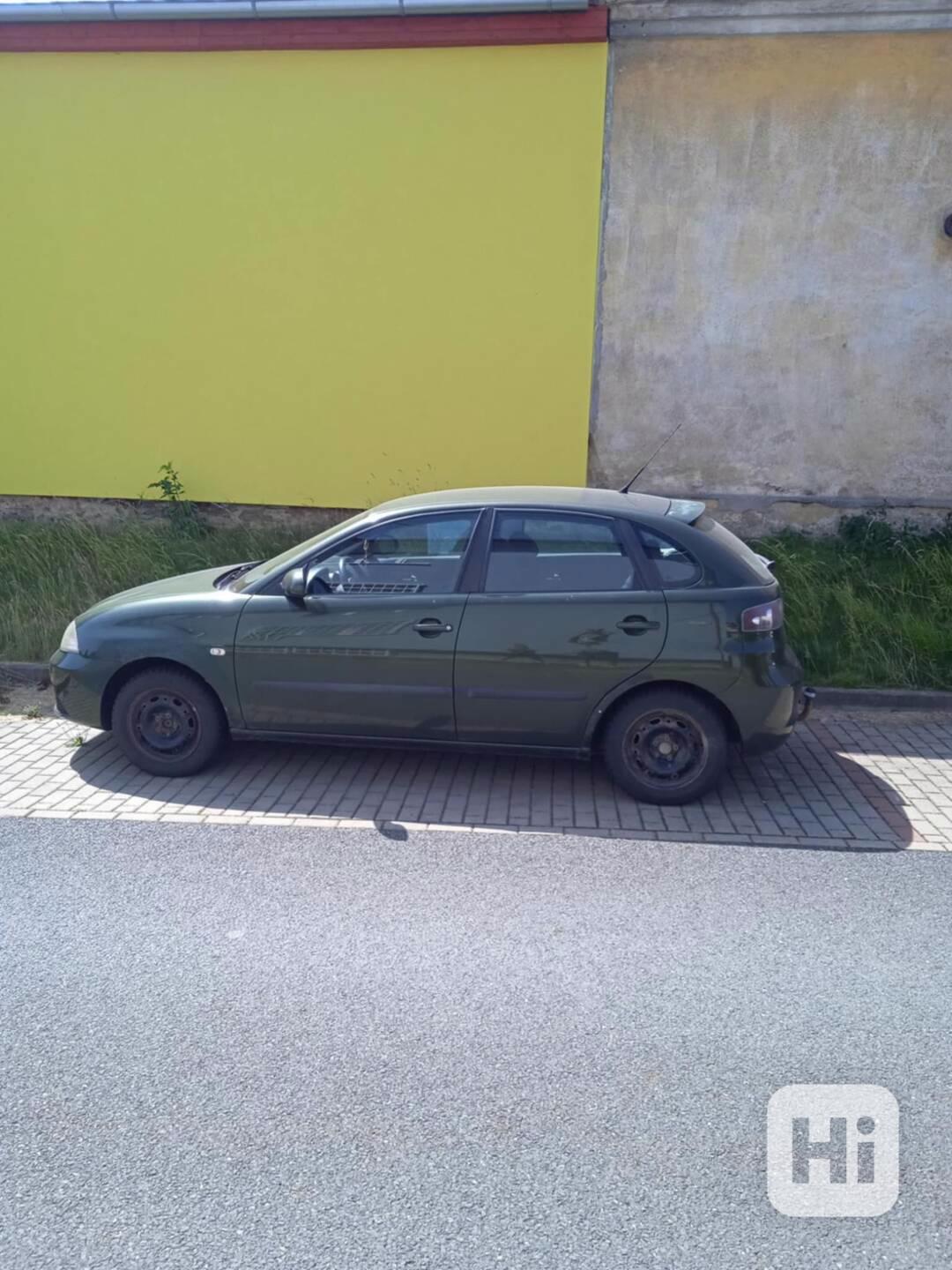 Automobil  - foto 1