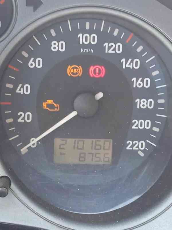 Automobil  - foto 2