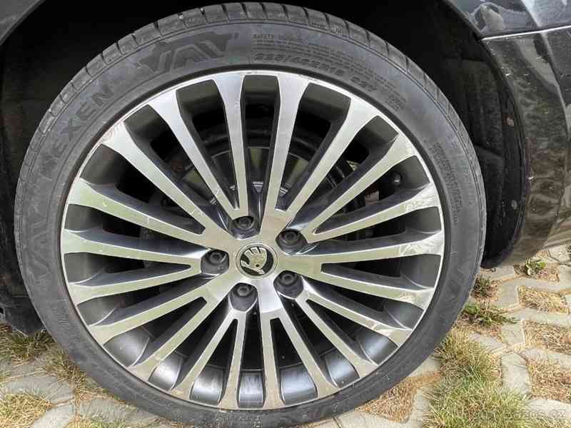 Škoda Superb 1,9 - foto 11