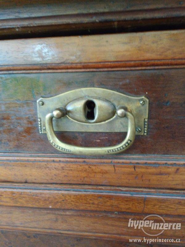 Starožitná KOMODA - foto 9